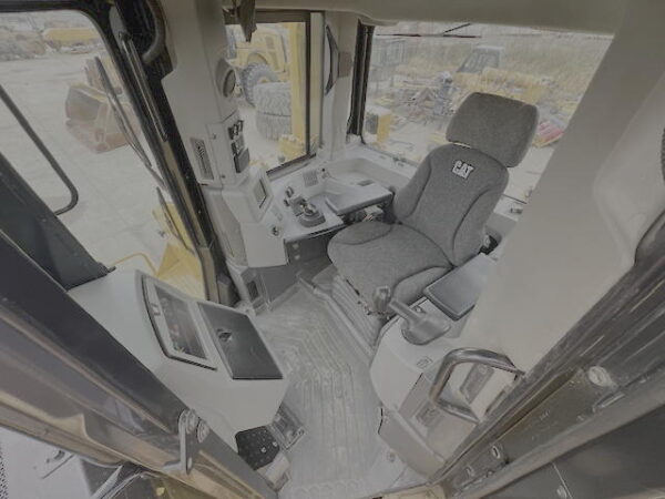 Caterpillar D8T Dozer - Image 7