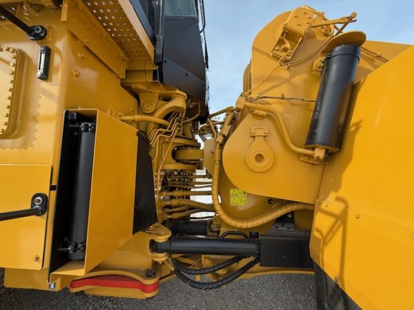 Caterpillar 988K Wheel Loader - Image 9