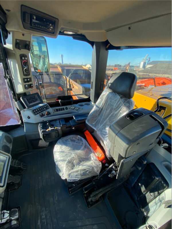 Caterpillar 988K Wheel Loader - Image 14