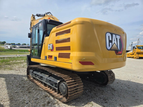 Caterpillar 320 Excavator - Image 3