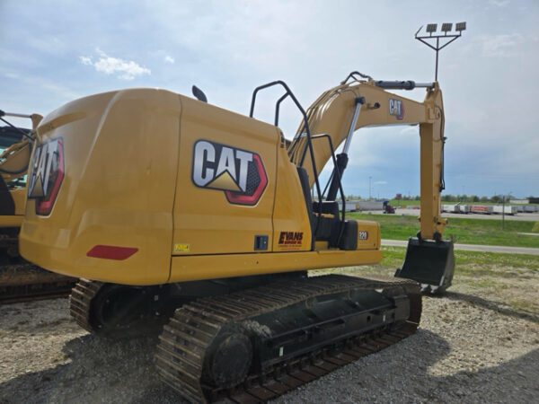 Caterpillar 320 Excavator - Image 5