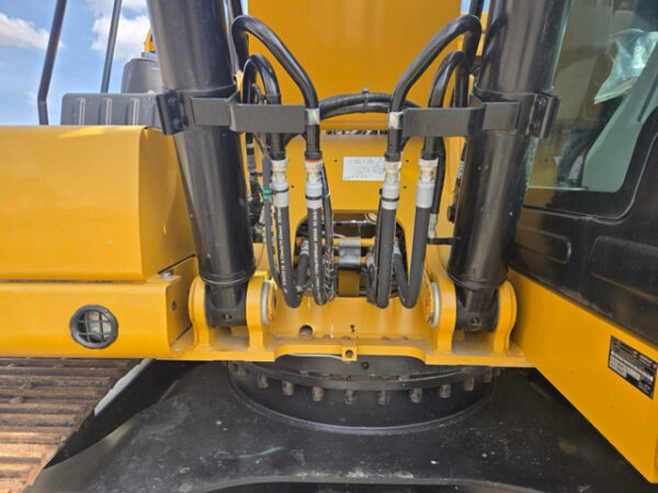 Caterpillar 320 Excavator - Image 15