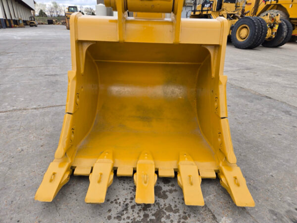 Caterpillar 374FL Excavator - Image 10