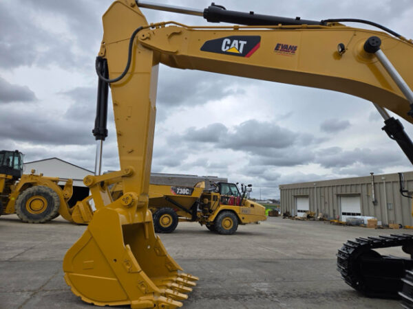 Caterpillar 374FL Excavator - Image 11