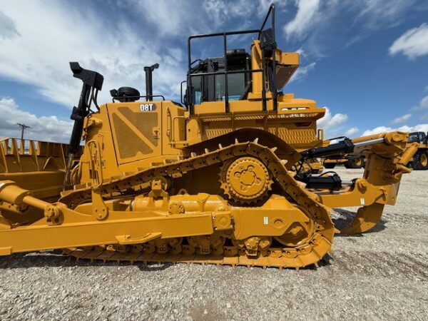 Caterpillar D8T Dozer - Image 2
