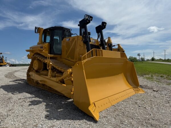 Caterpillar D8T Dozer - Image 7