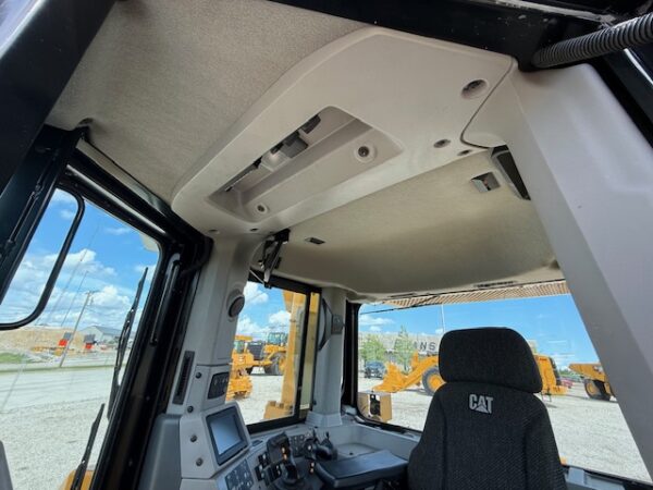Caterpillar D8T Dozer - Image 13
