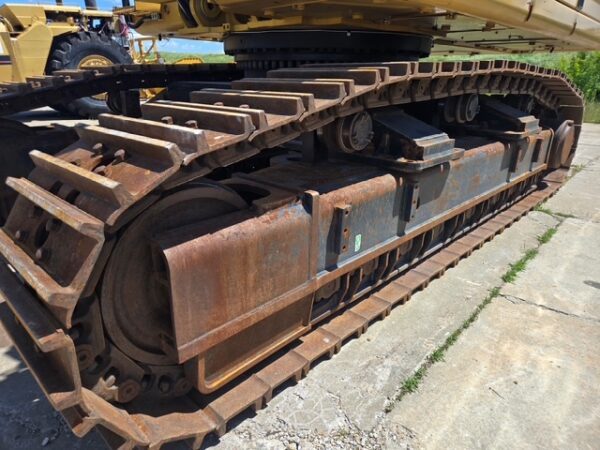 Caterpillar 352 Excavator - Image 8