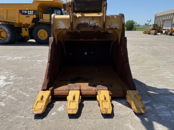 Caterpillar 390FL Excavator - Image 13