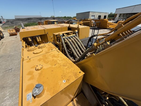 Caterpillar 390FL Excavator - Image 15