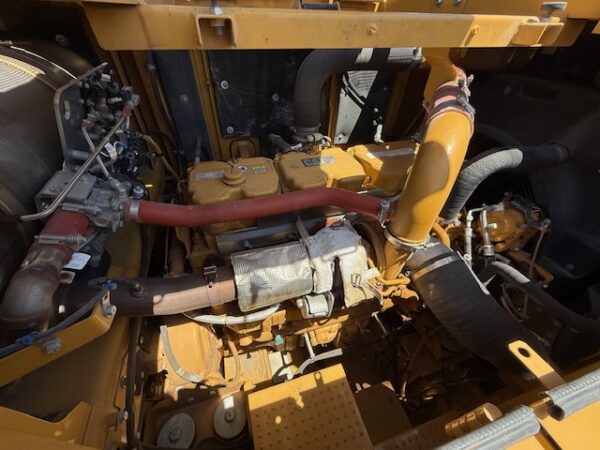 Caterpillar 390FL Excavator - Image 18