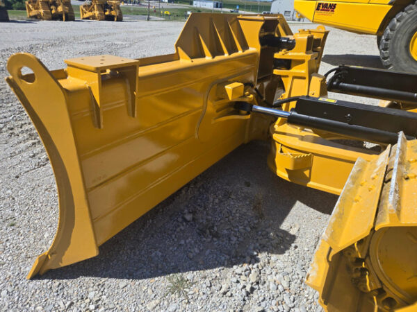 Caterpillar D6N Dozer - Image 9
